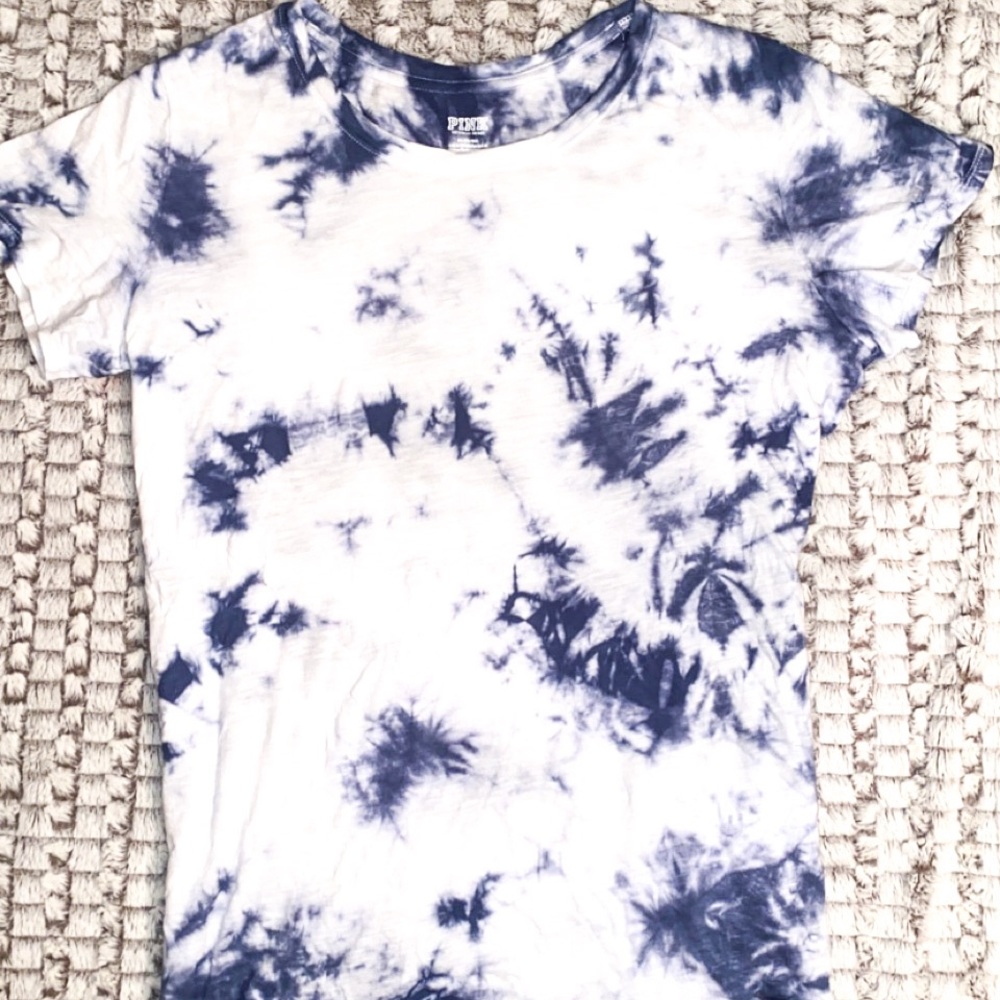 VS Pink TyeDye Tee!!